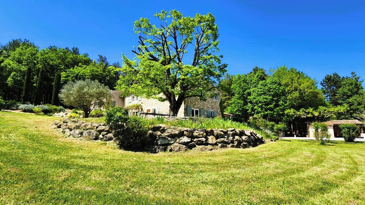 Photo of Outdoor in Puy-Saint-Martin