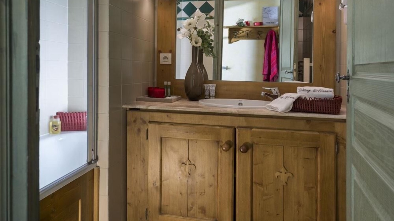 Photo of Bathroom in Les Almes