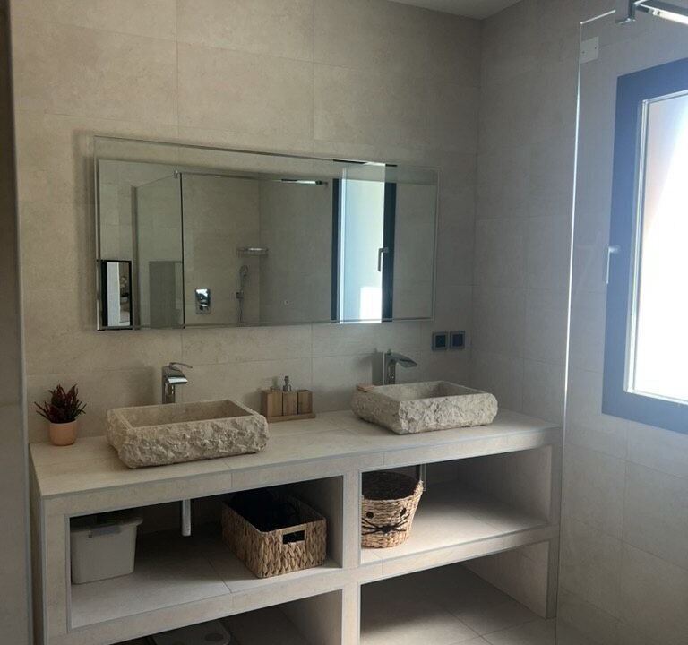 Photo of Bathroom in Rumilly