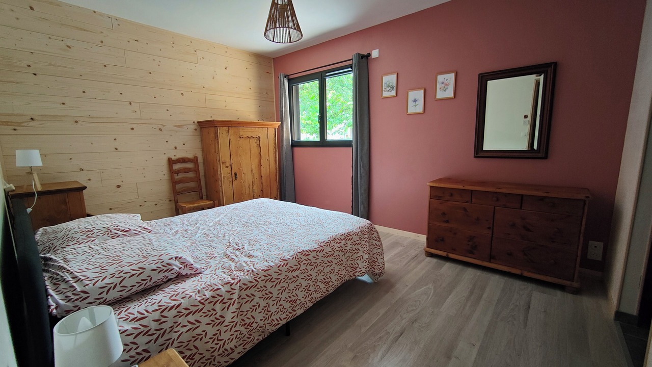 Photo of Bedroom in Le Bourg-d'Oisans