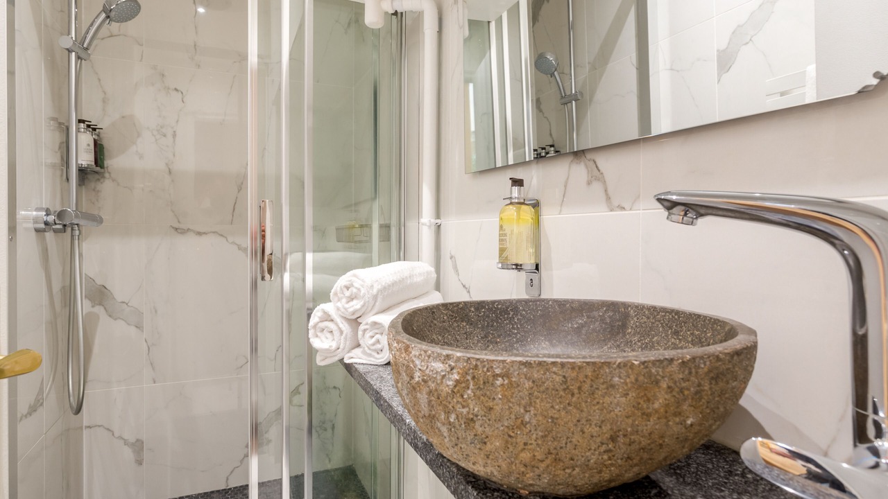 Photo of Bathroom in Quartier du Mail