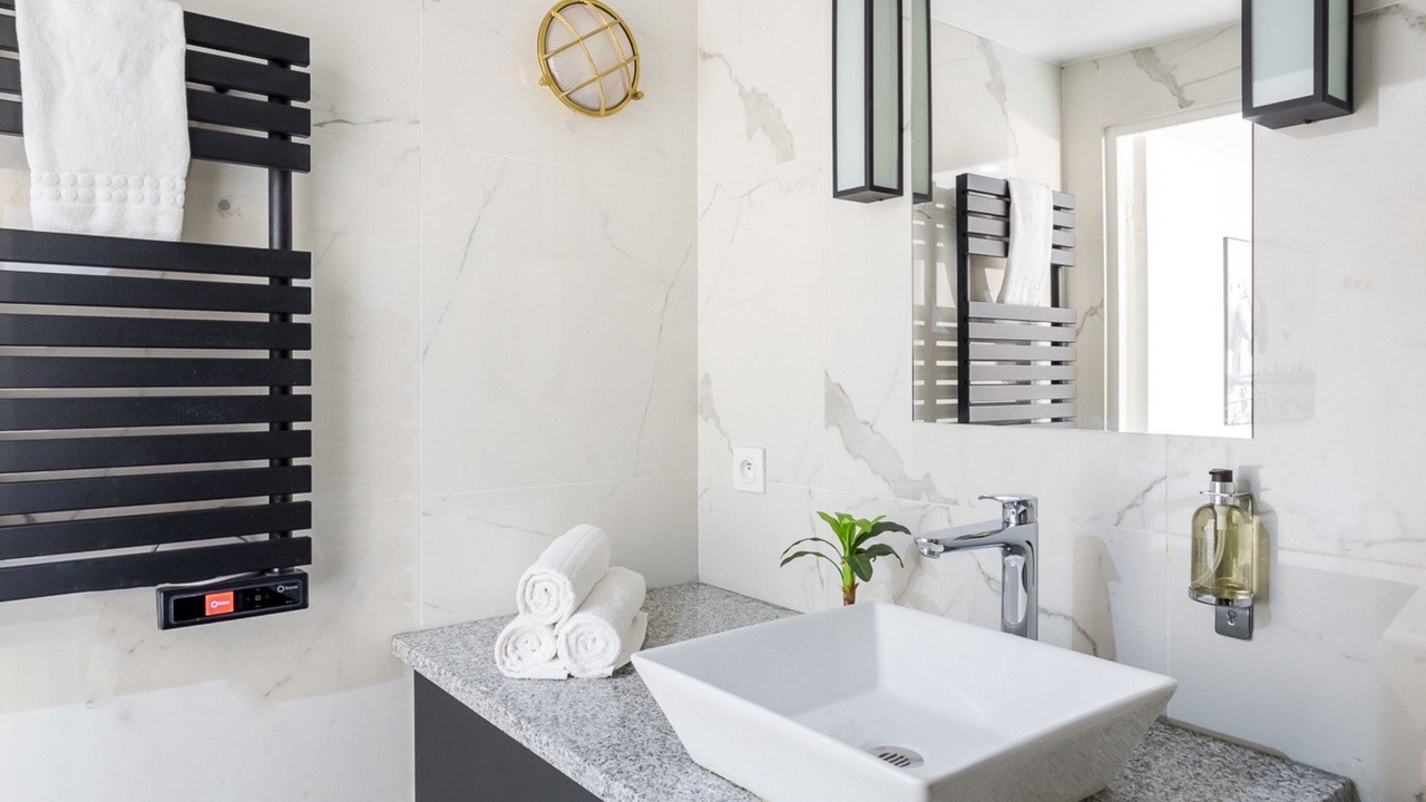 Photo of Bathroom in Quartier du Mail