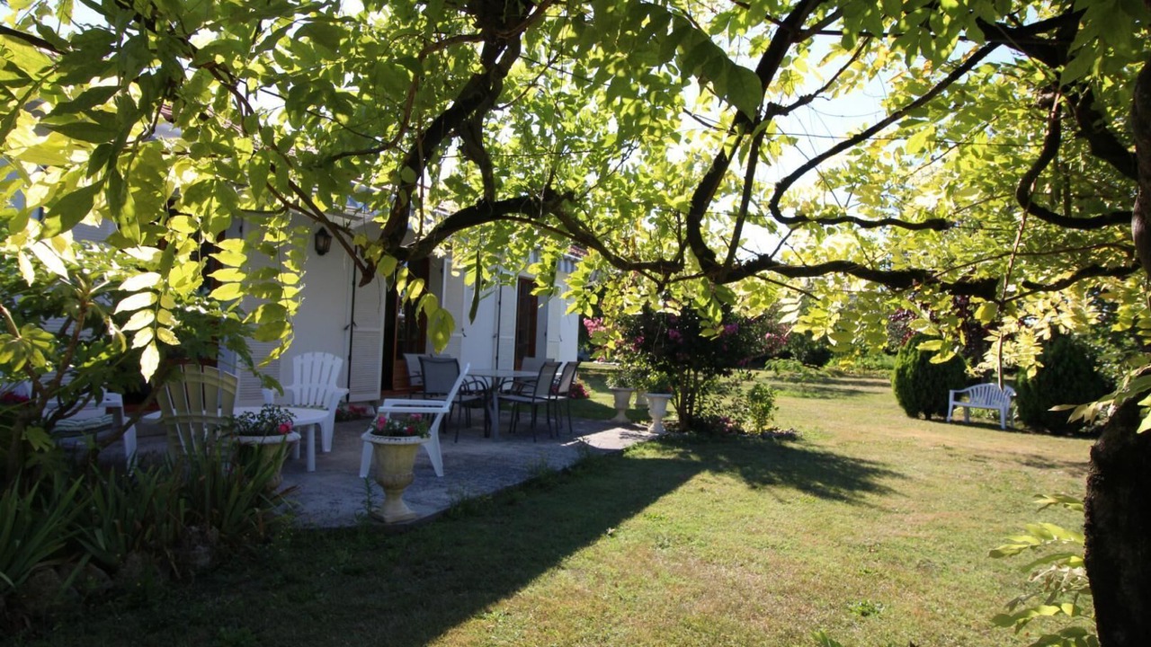 Photo of Patio Balcony in Begadan