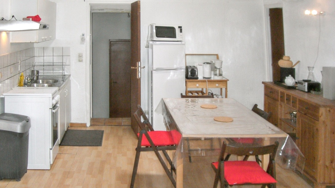 Photo of Others in Noves