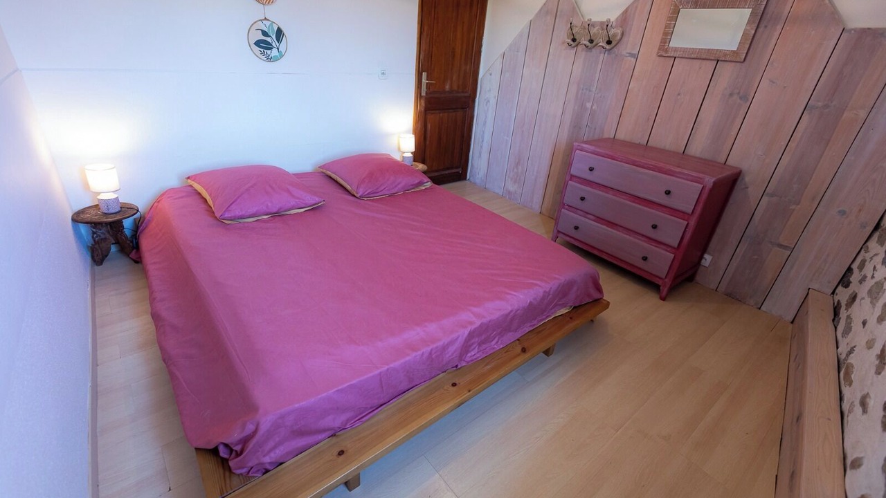 Photo of Bedroom in Saint-Paul-le-Jeune