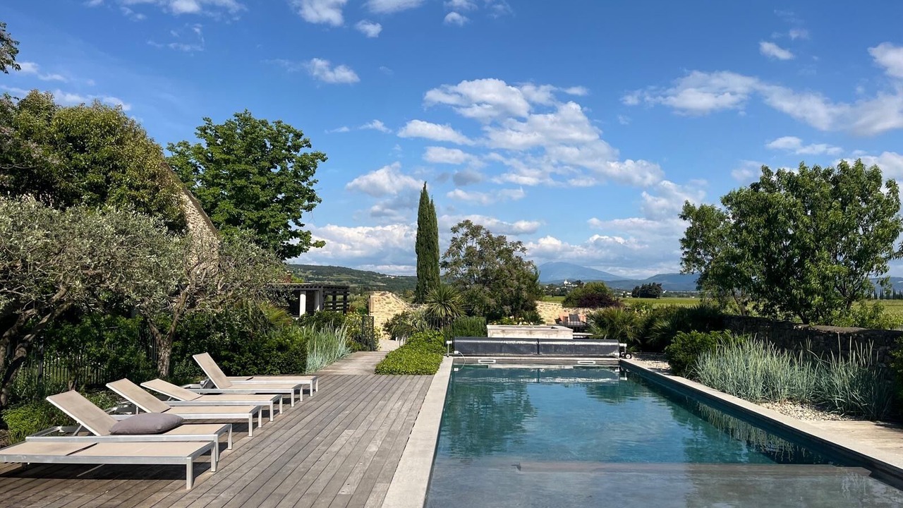 Photo of Outdoor in Sainte-Cecile-les-Vignes