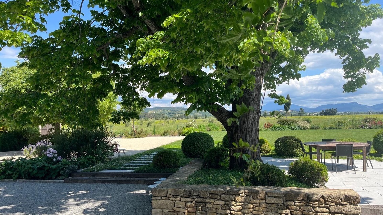 Photo of Outdoor in Sainte-Cecile-les-Vignes