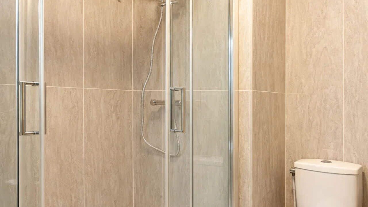 Photo of Bathroom in Butte-aux-Cailles
