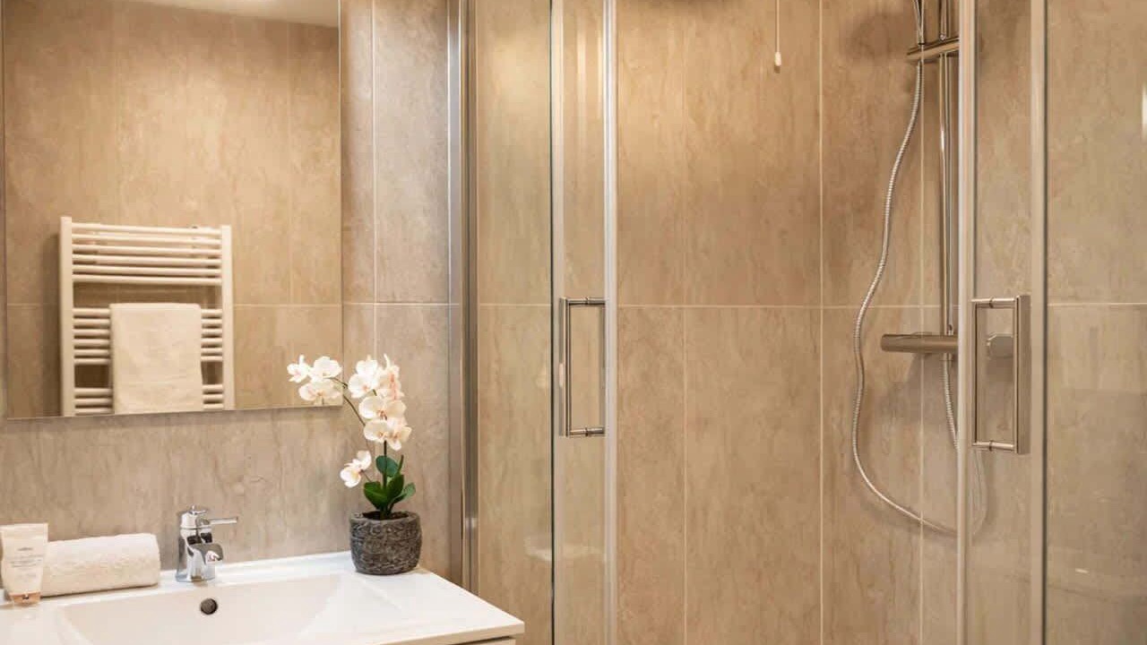 Photo of Bathroom in Butte-aux-Cailles