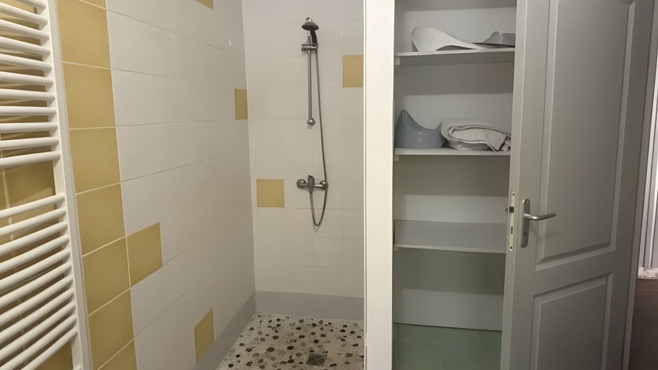 Photo of Bathroom in Salles