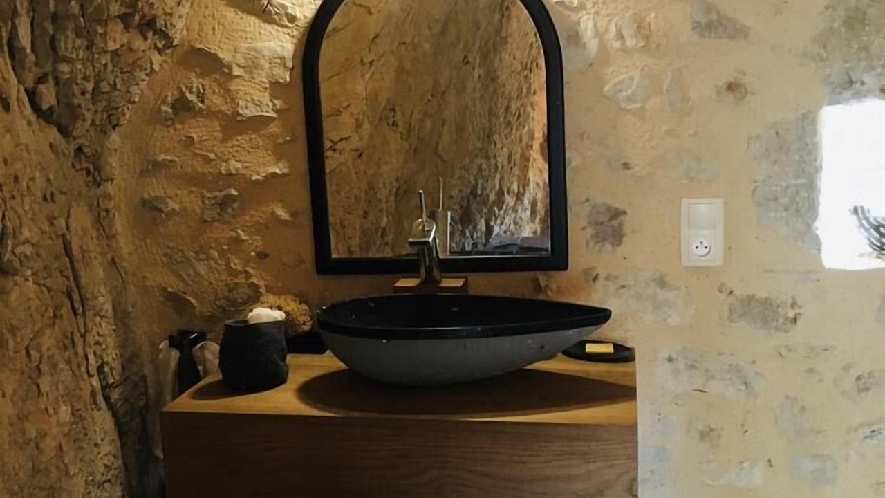 Photo of Bathroom in Grezes