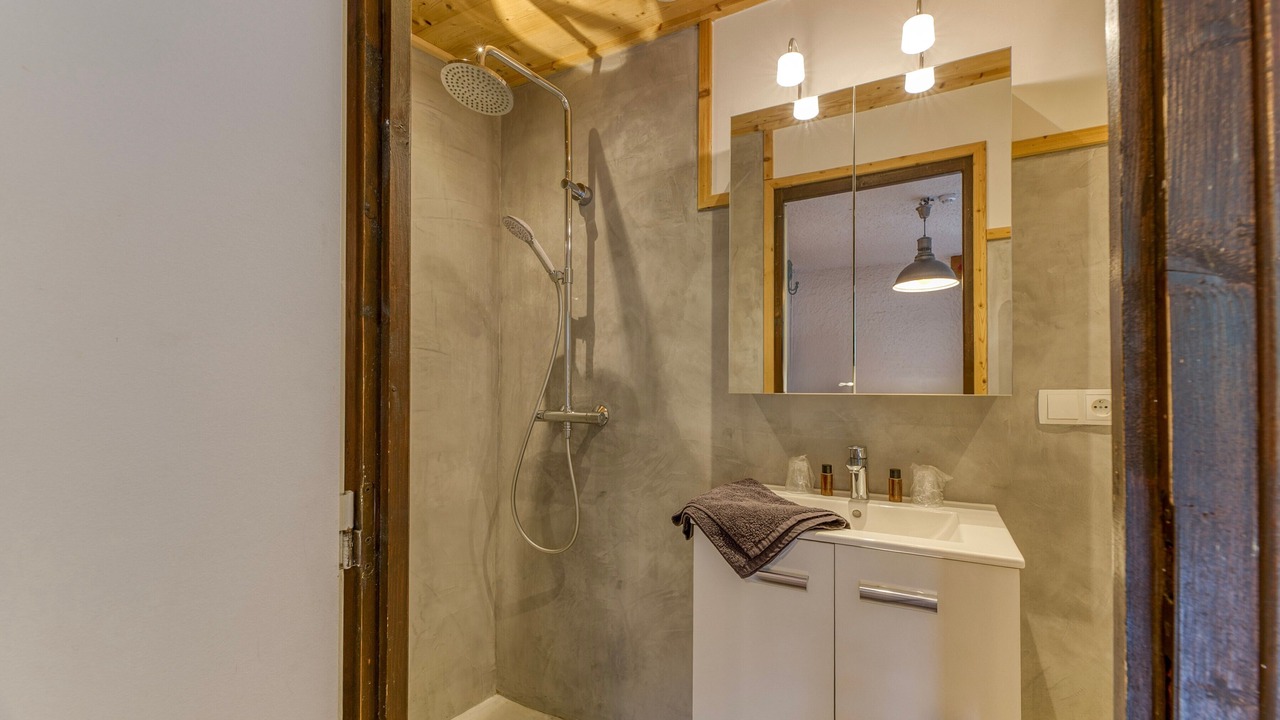 Photo of Bathroom in Oz