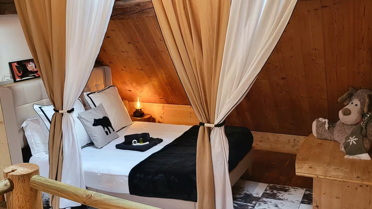 Photo of Bedroom in Le Bourg-d'Oisans