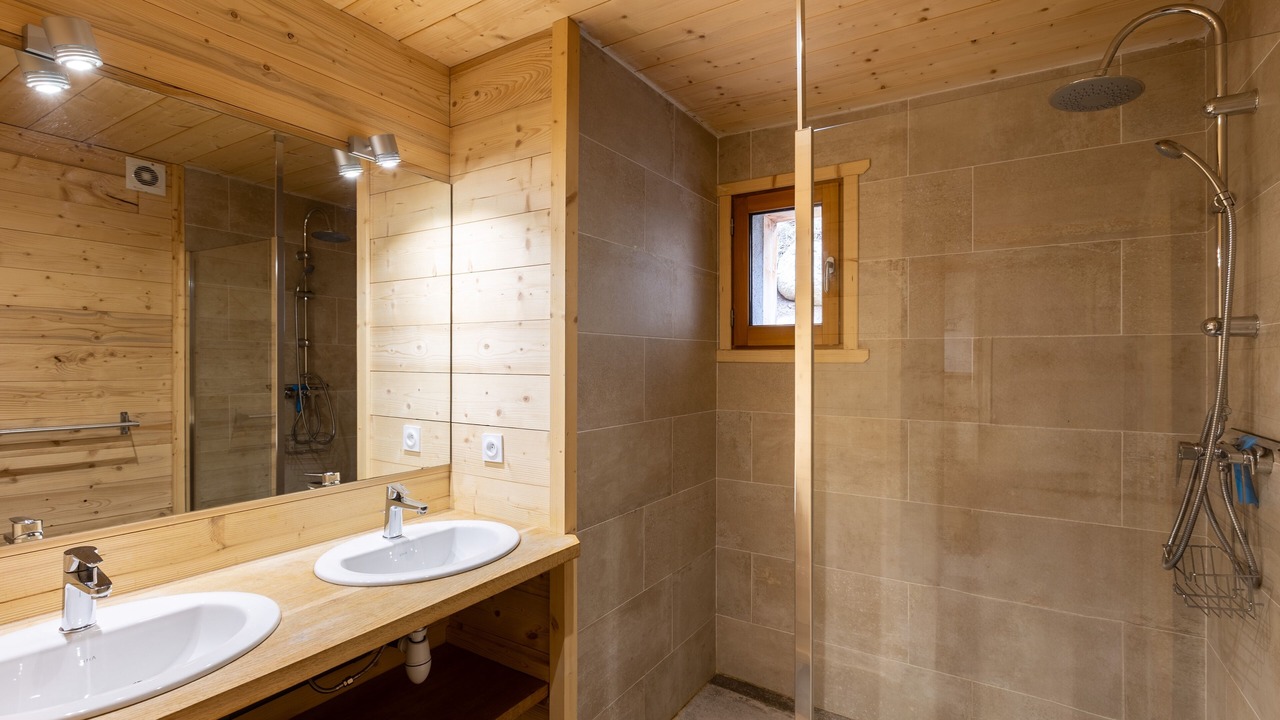 Photo of Bathroom in Font-Romeu-Odeillo-Via