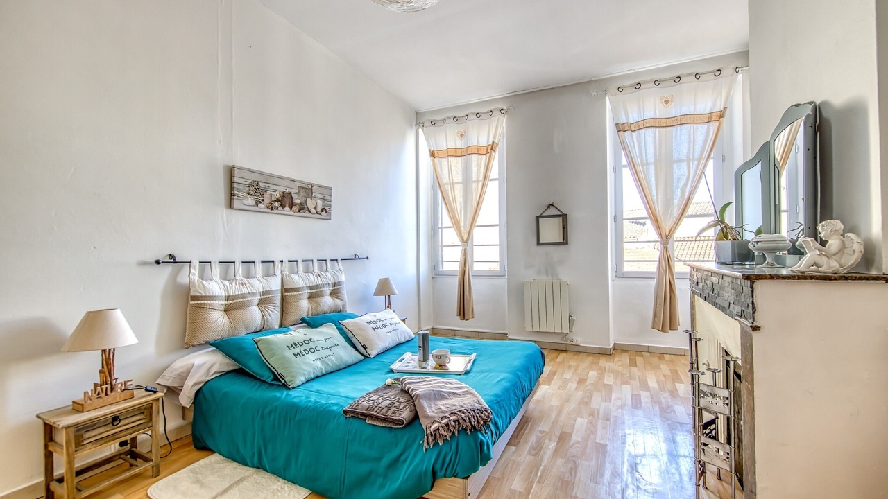Photo of Bedroom in Lesparre-Medoc