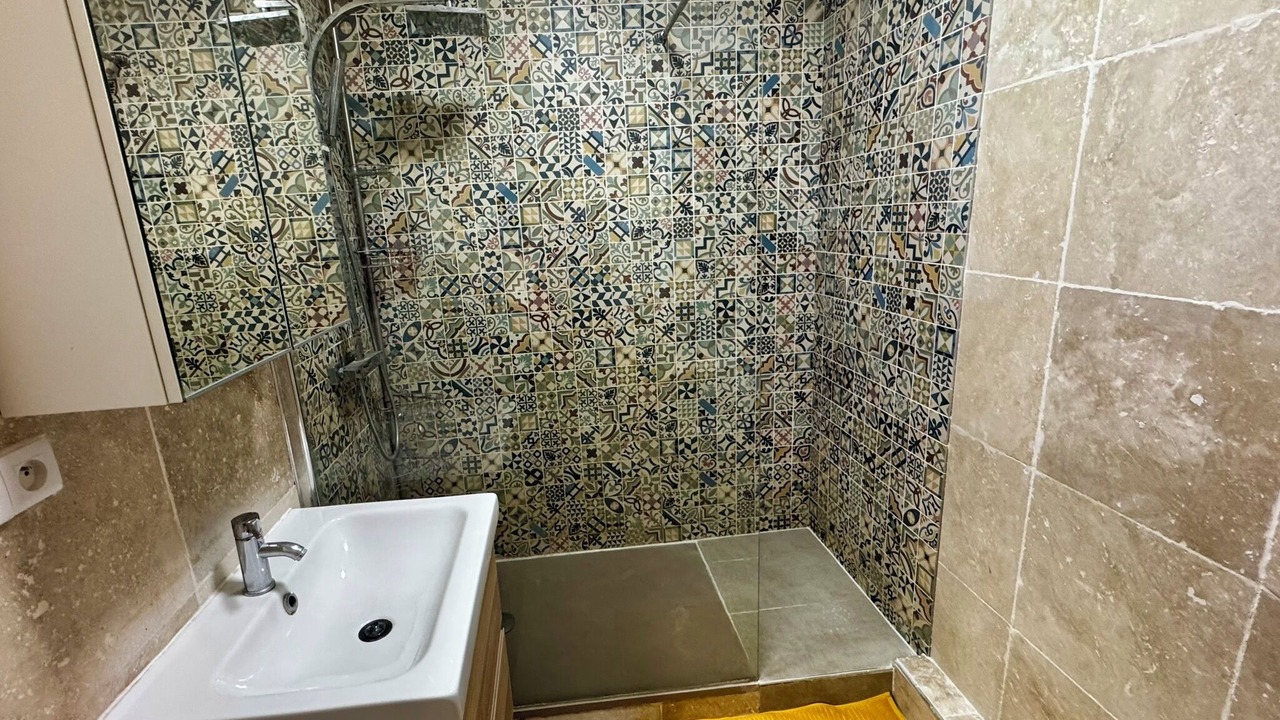 Photo of Bathroom in Breche - Prefecture