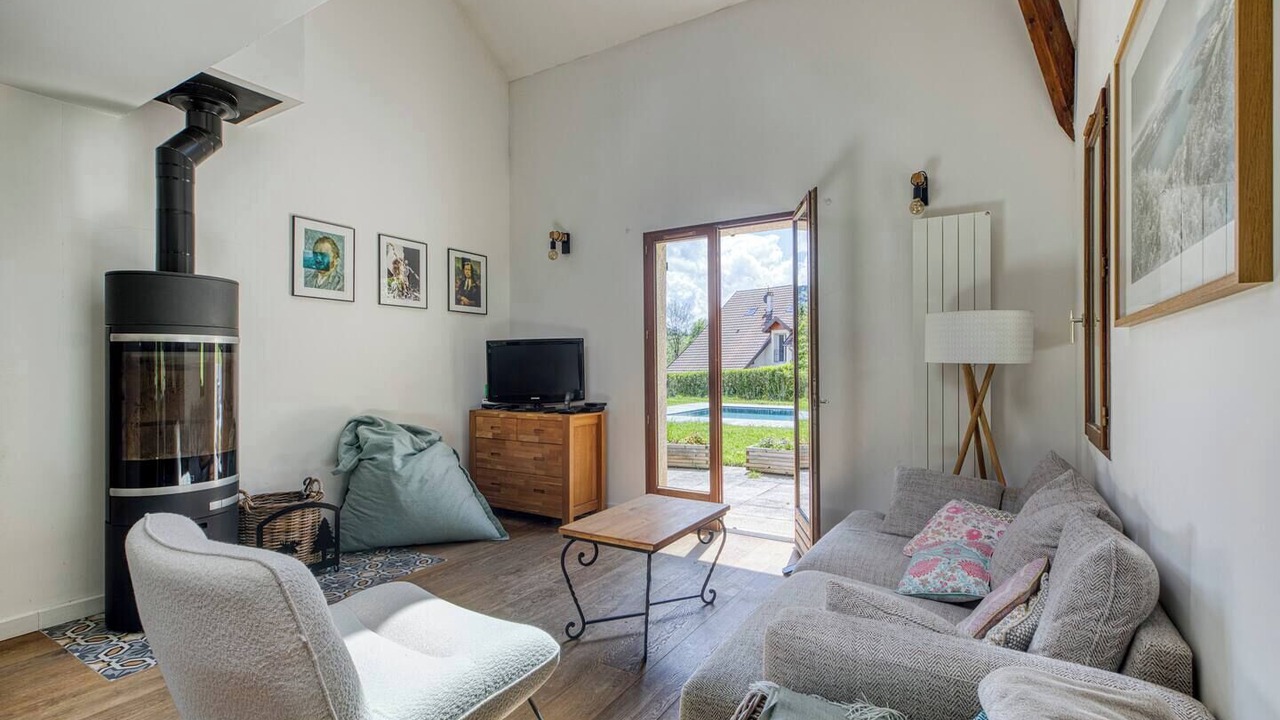 Photo of Livingroom in Alex