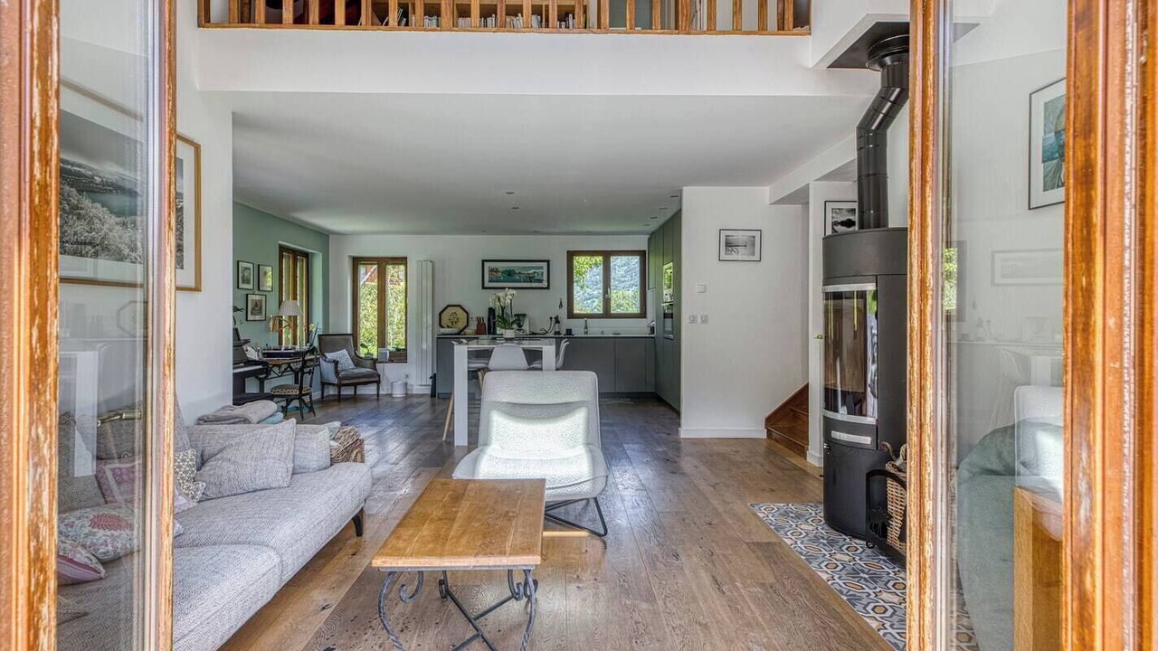 Photo of Livingroom in Alex