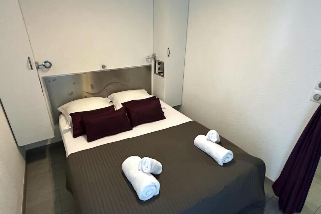 Photo of Bedroom in Le Lavandou