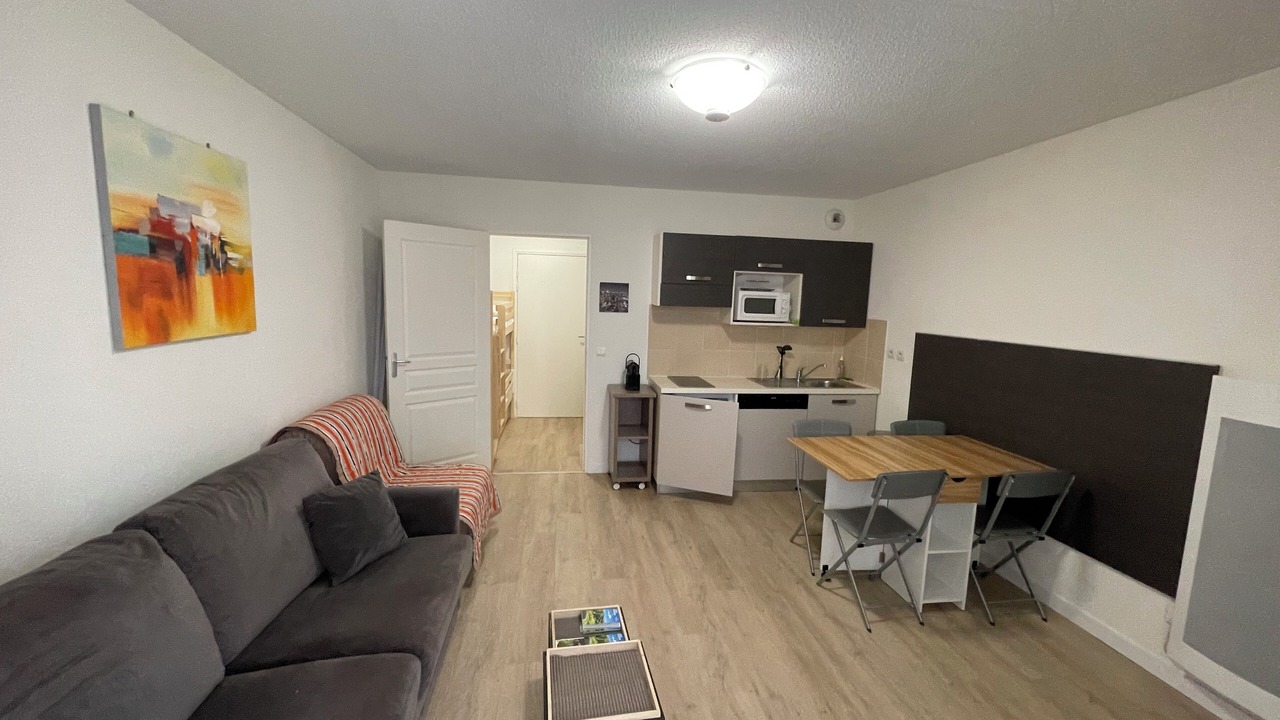 Photo of Livingroom in Peone