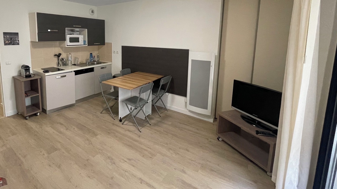 Photo of Kitchen in Peone