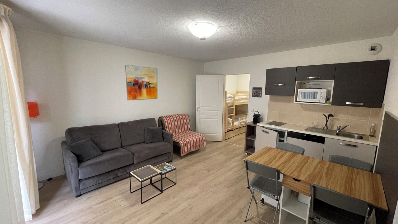Photo of Livingroom in Peone