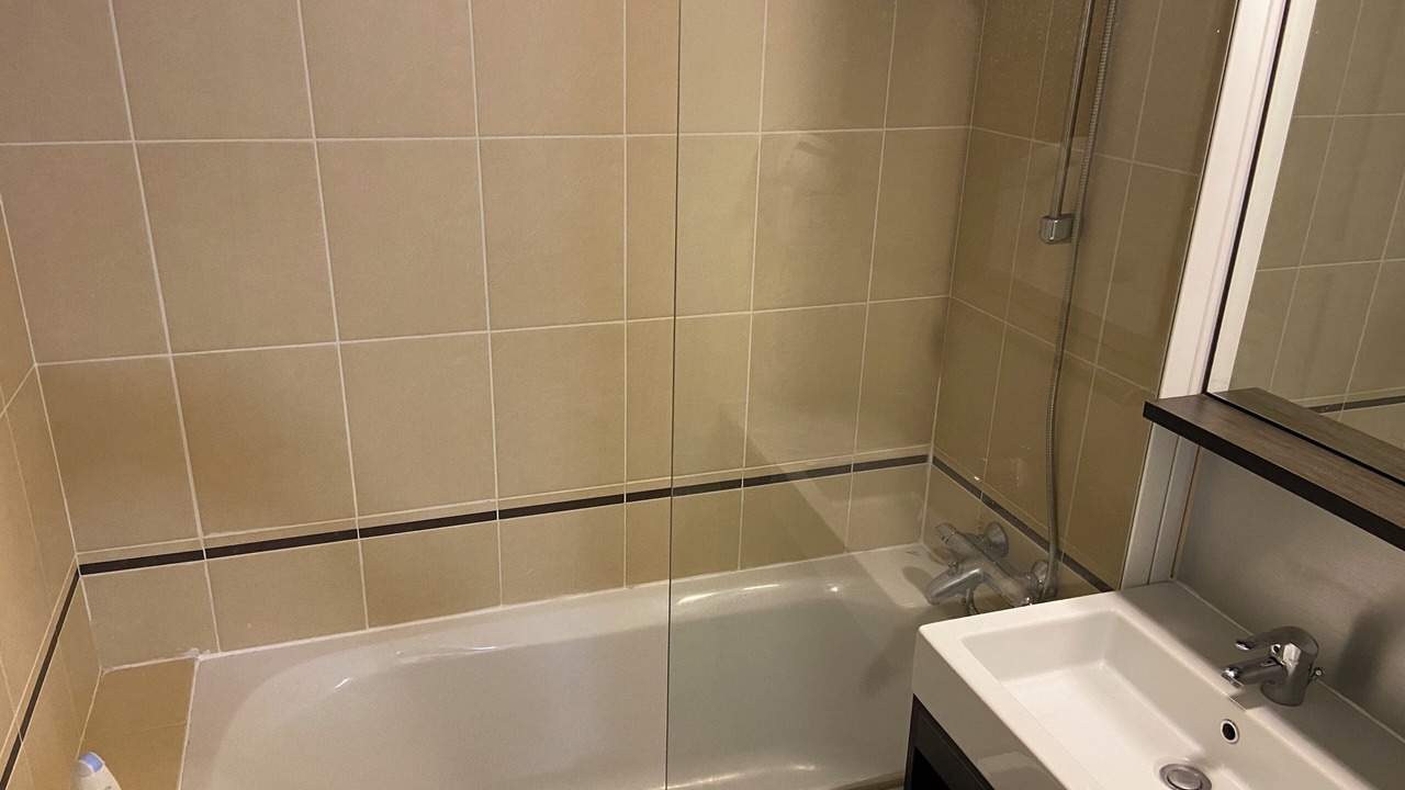 Photo of Bathroom in Peone