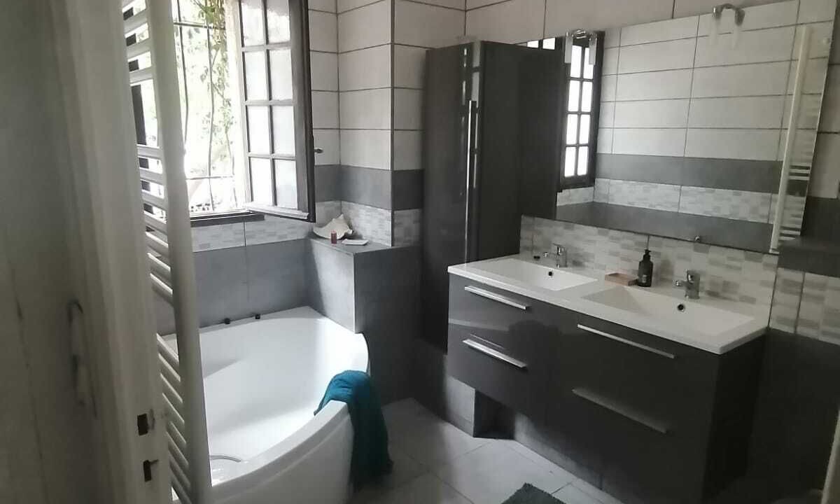 Photo of Bathroom in Saint-Roch