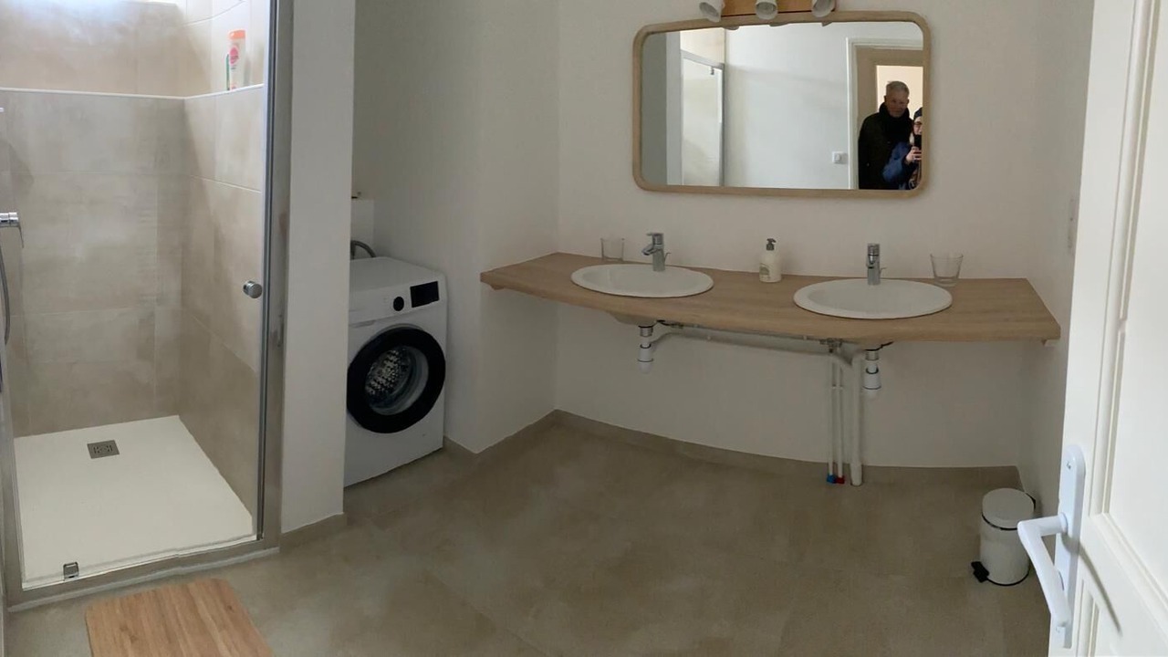 Photo of Bathroom in Oradour