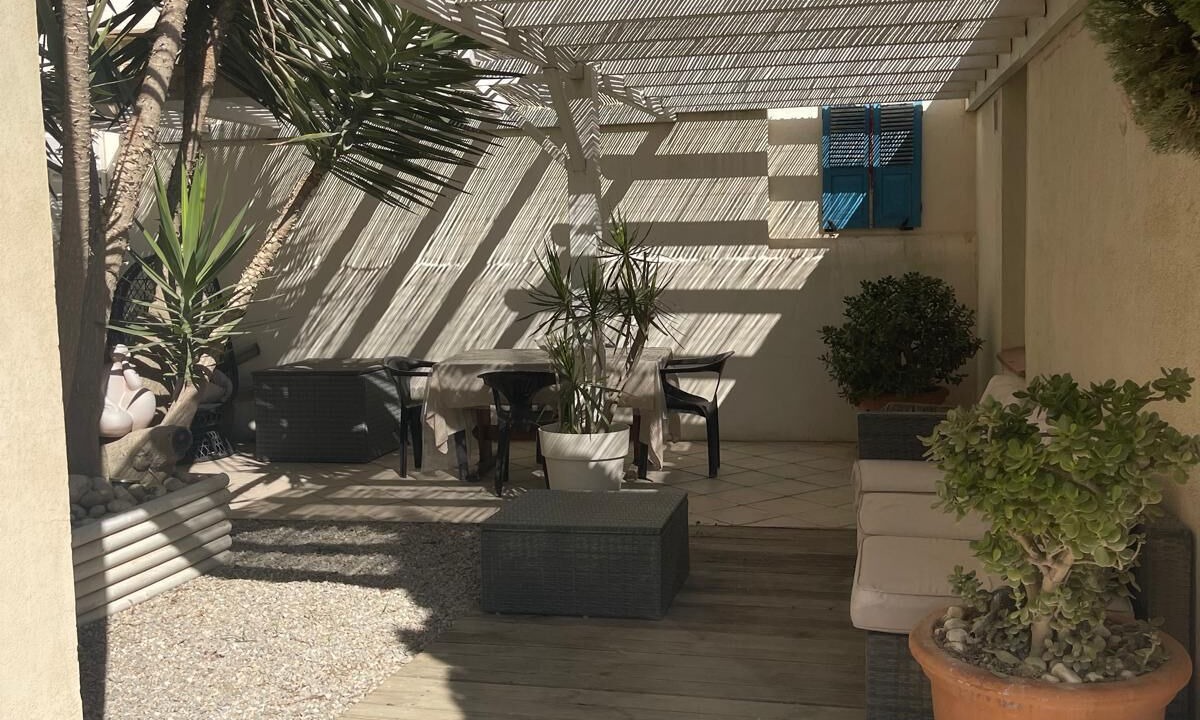 Photo of Patio Balcony in Le Port