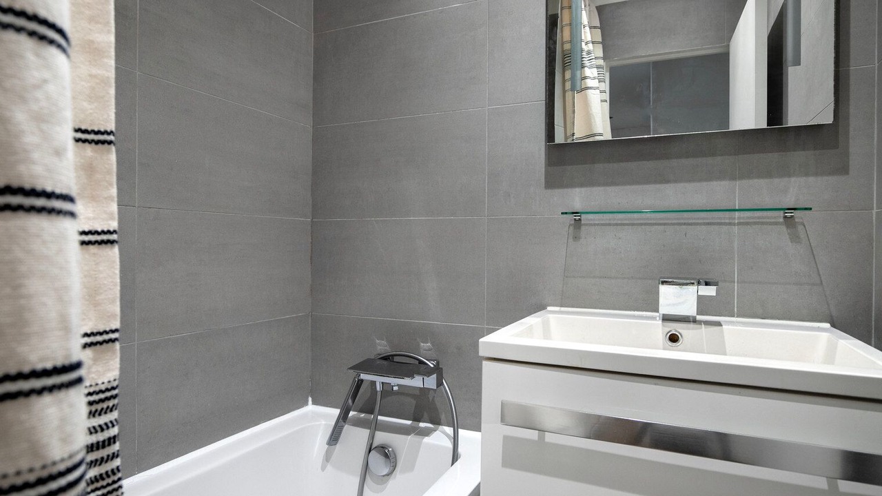 Photo of Bathroom in 11th Arrondissement