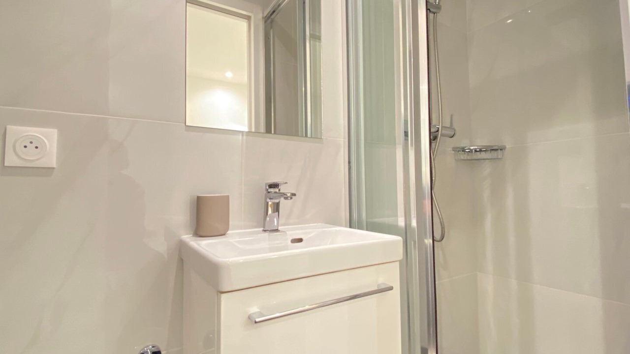 Photo of Bathroom in Quartier de la Salpetriere