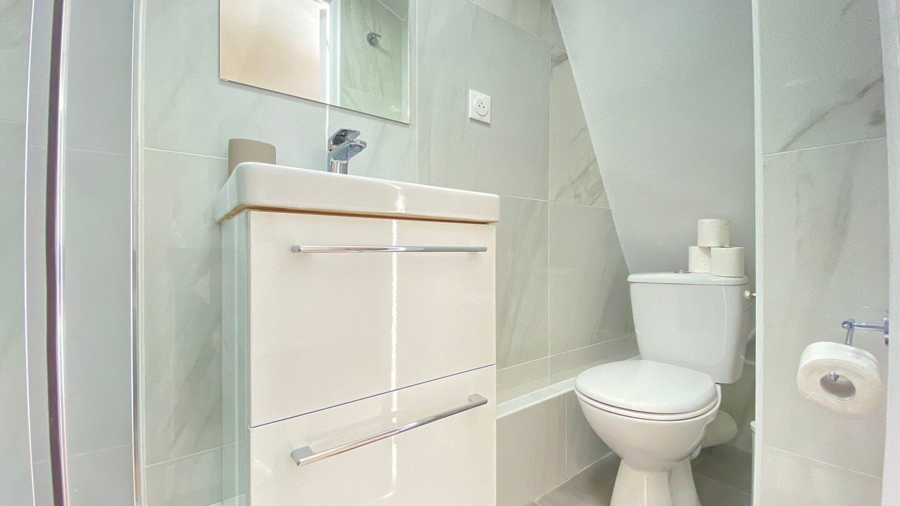 Photo of Bathroom in Quartier de la Salpetriere