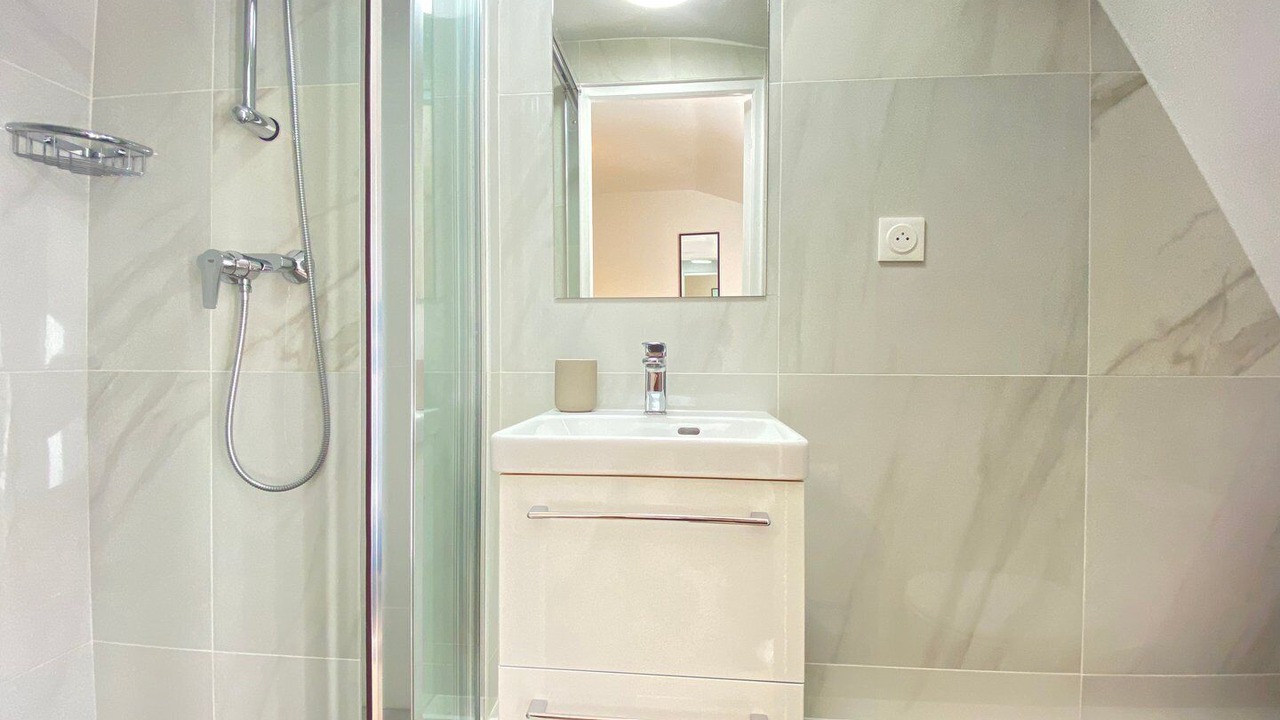 Photo of Bathroom in Quartier de la Salpetriere