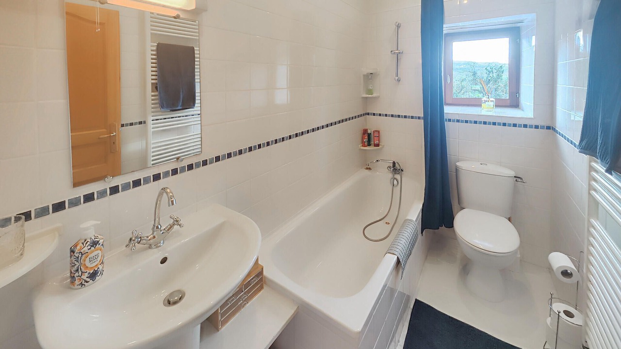 Photo of Bathroom in Herepian