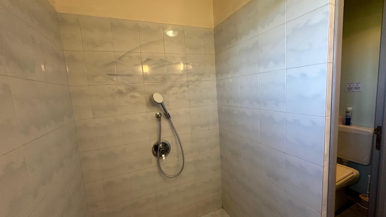 Photo of Bathroom in Simiane-Collongue