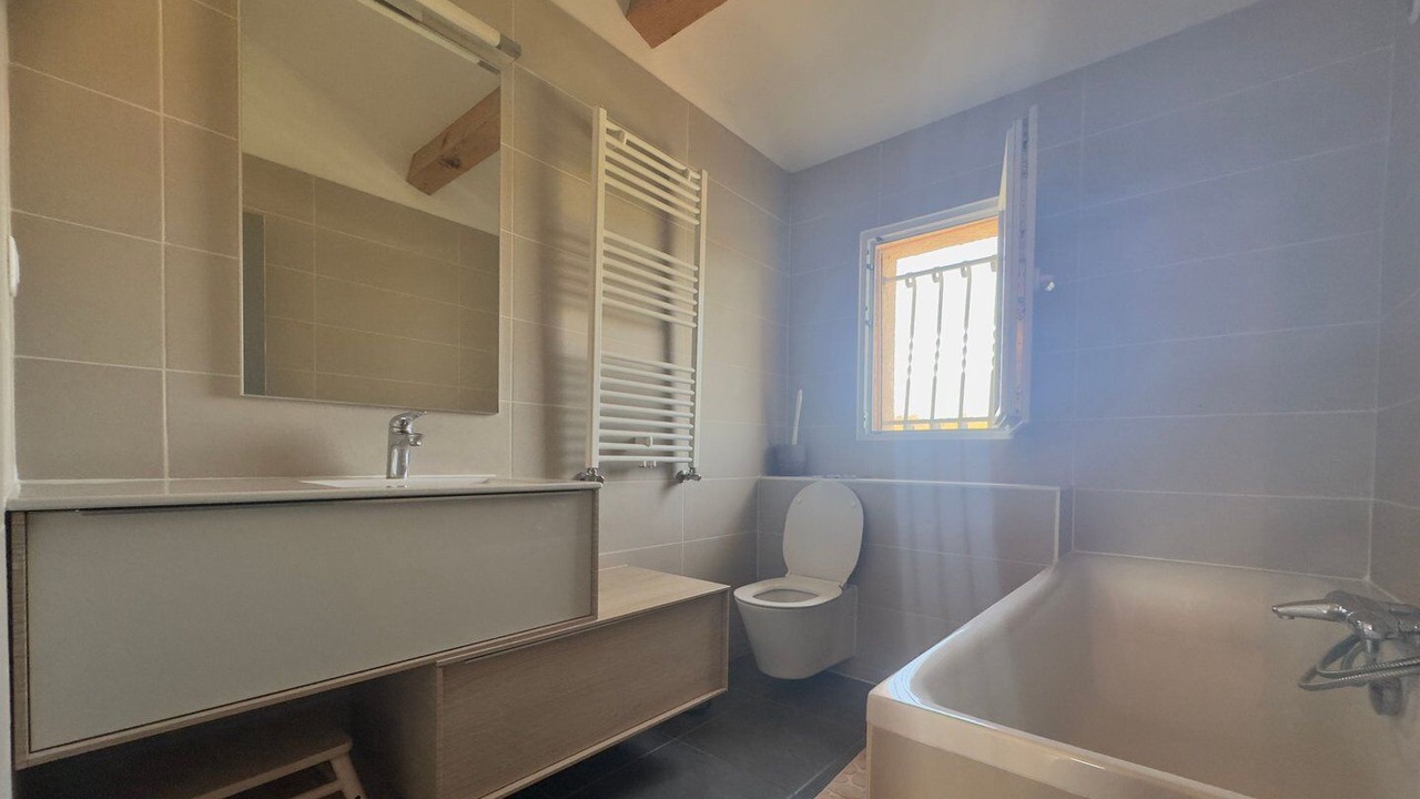 Photo of Bathroom in Teyran