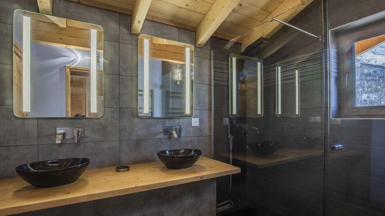 Photo of Bathroom in Praranger