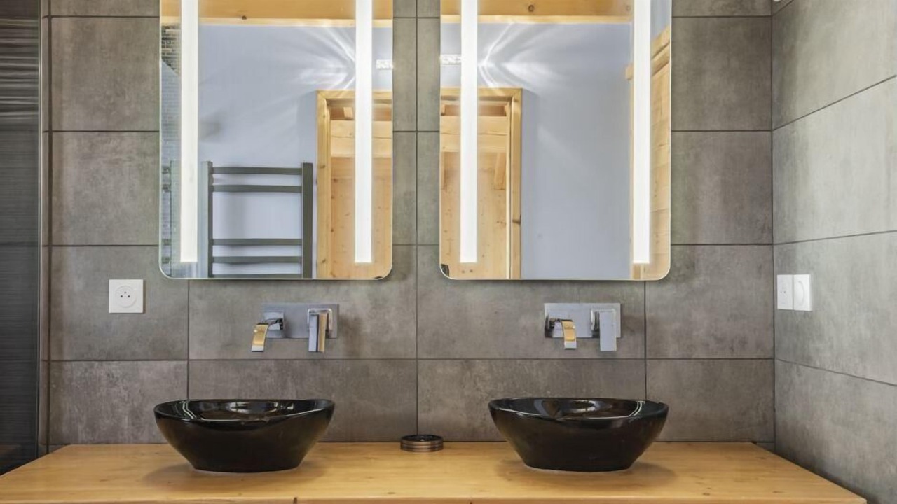 Photo of Bathroom in Praranger