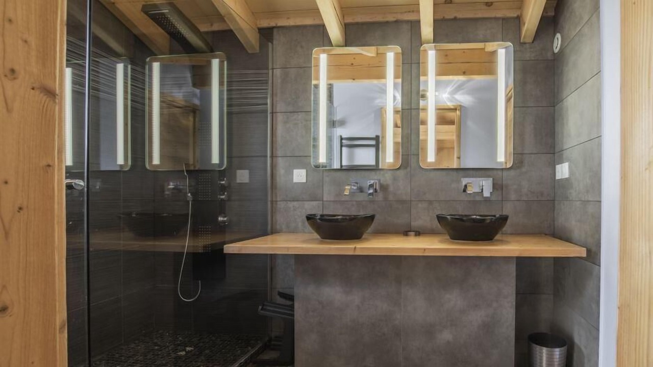 Photo of Bathroom in Praranger