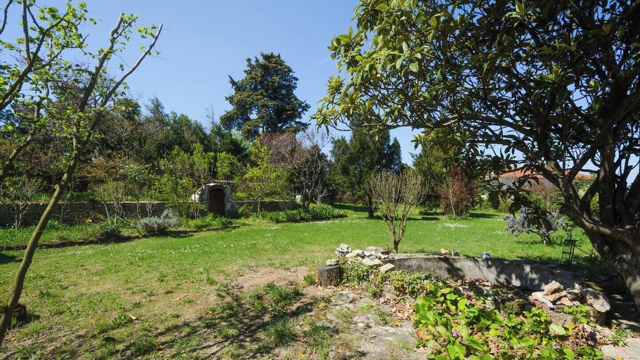 Photo of Outdoor in Etoile-sur-Rhone