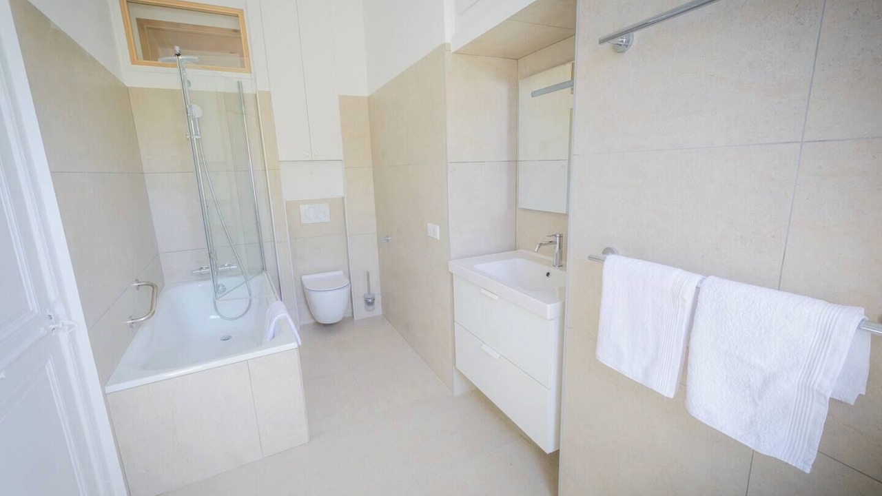 Photo of Bathroom in Etoile-sur-Rhone