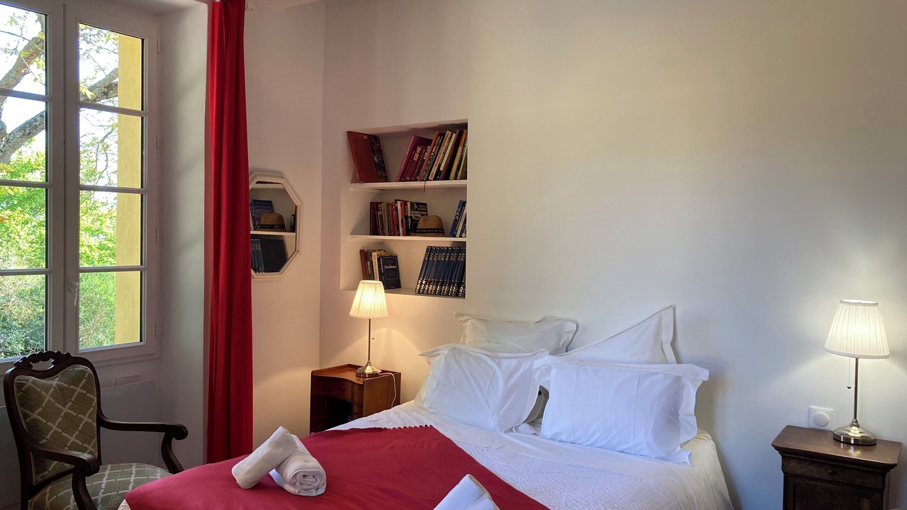Photo of Bedroom in Neoules