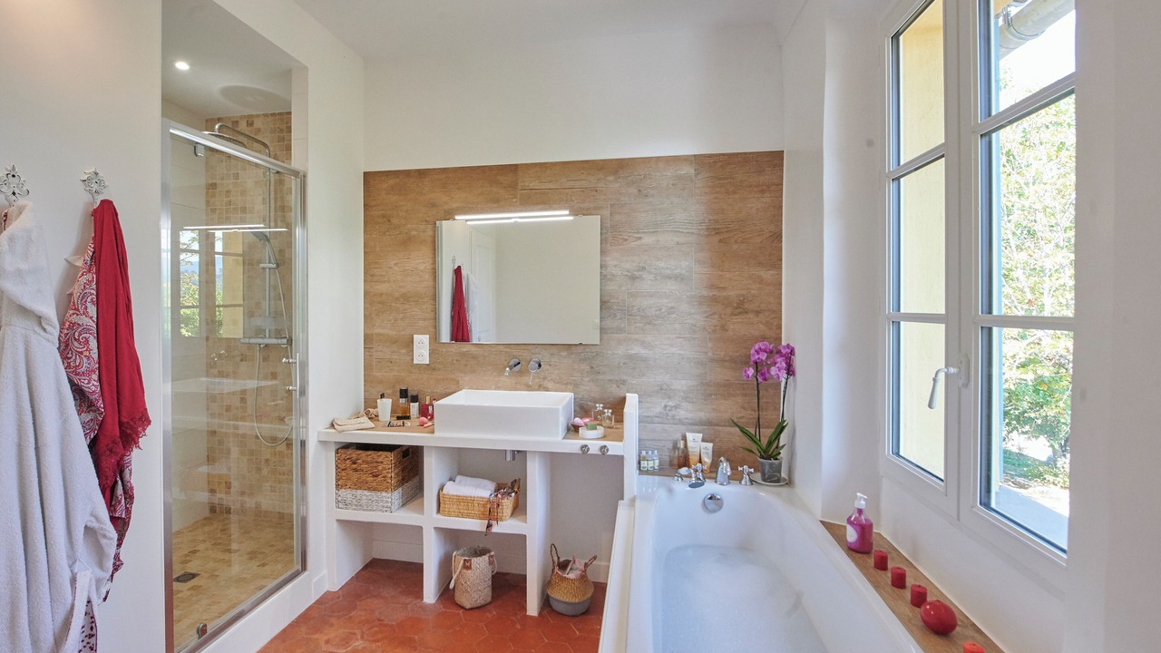 Photo of Bathroom in Neoules