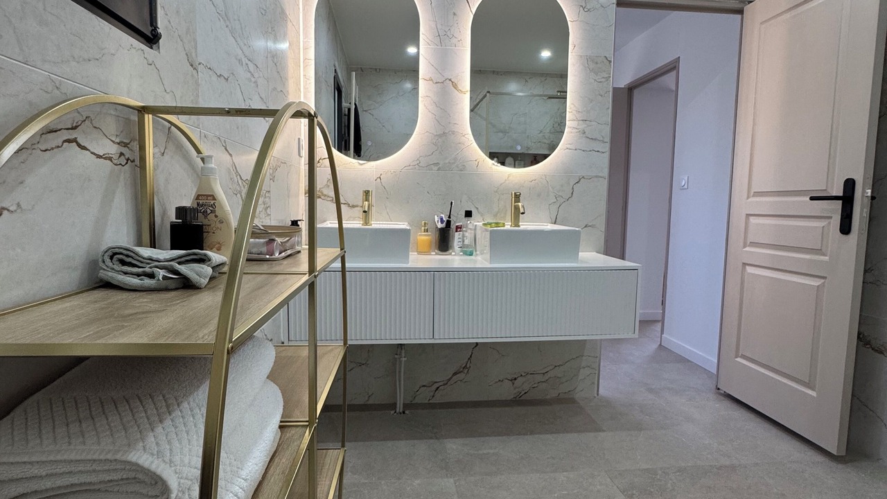 Photo of Bathroom in Belcodene