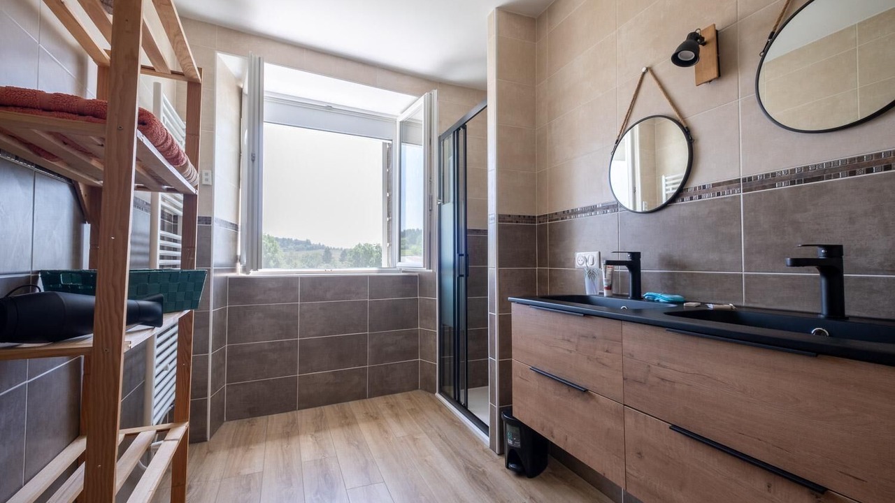 Photo of Bathroom in Sainte-Eulalie