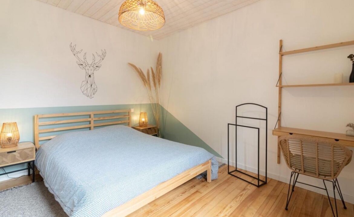 Photo of Bedroom in Sarrancolin