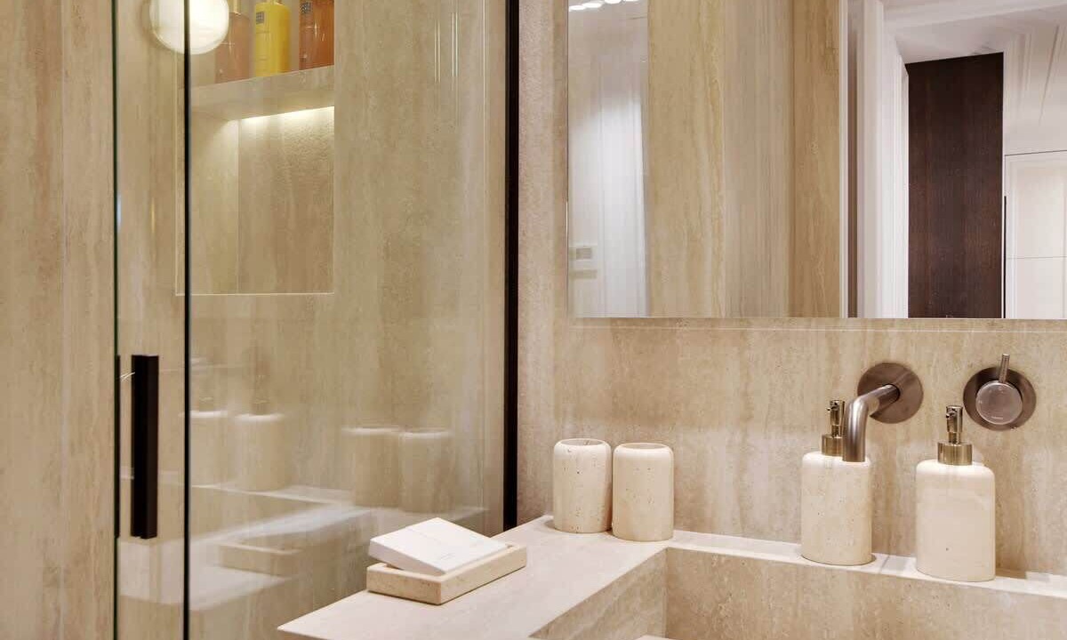 Photo of Bathroom in Notre-Dame-des-Champs