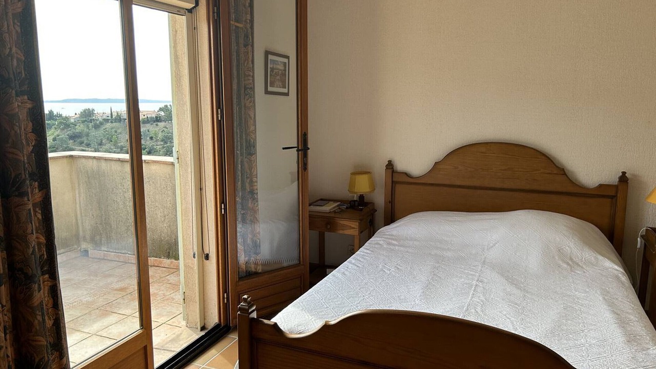 Photo of Bedroom in Bormes-Les-Mimosas