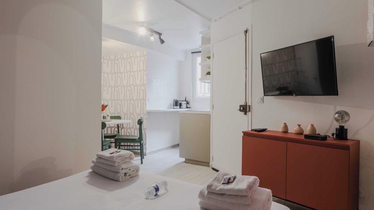 Photo of Bedroom in 17th Arrondissement